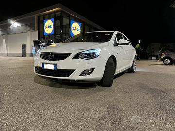 Opel Astra J 2.0 160cv Cosmo 2010