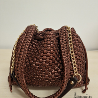 Pouch bag marrone