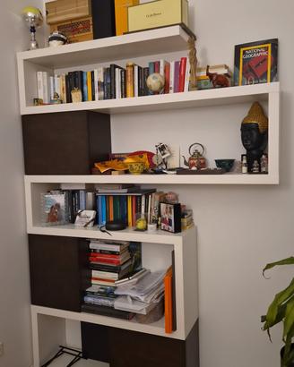 Libreria moderna componibile bianca e wengé