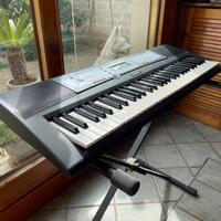 Pianola YAMAHA PSR E213 - 61 tasti