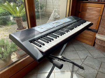 Pianola YAMAHA PSR E213 - 61 tasti