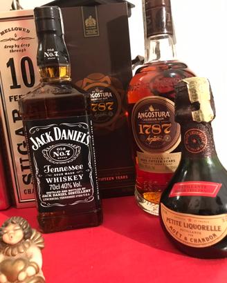 ??Bottiglie nuove sigillate e altro??