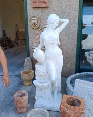 Fontana statua in marmo 