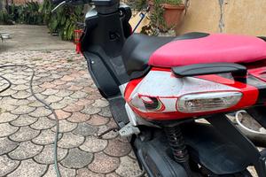 Aprilia sr 50cc limited edition max biaggi
