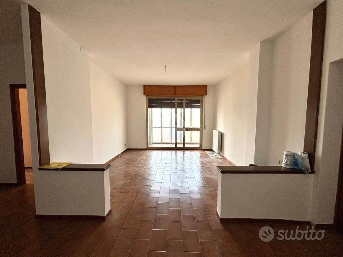 5 LOCALI A CASTELL'ALFERO - Vista 3
