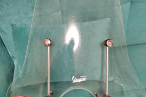 PARABREZZA CON ATTACHI VESPA ORIGINALE