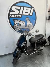 Piaggio Vespa 300 GTS