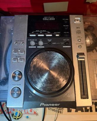 Pioneer CDJ 200