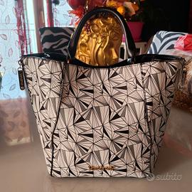 Borsa Yamamay rara