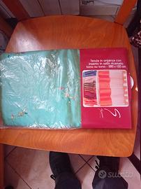 tenda in organza in satin ricamato 