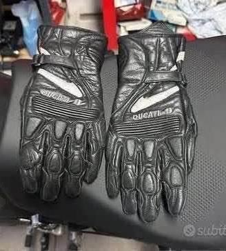 Guanti moto