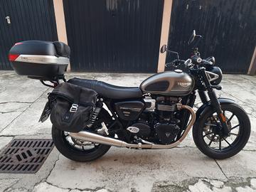 Triumph Street Twin 900