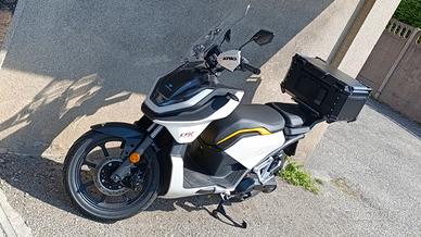 Vmoto (ex- Super Soco) CPX Explorer 