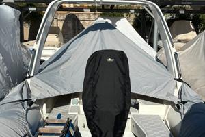Copertura integrale per gommone marca Oceansouth.