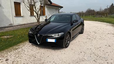 Alfa Romeo Giulia 2.2 Turbo Diesel da 160 CV