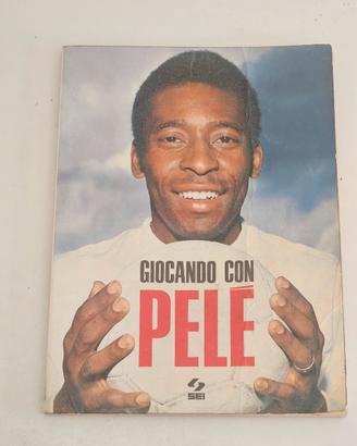 Libro Giocando con Pele anni 70 vintage 