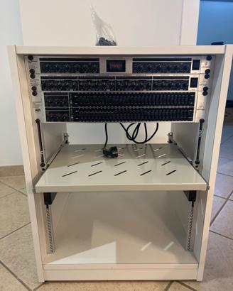rack con behringer ultragain multicom ultragrap