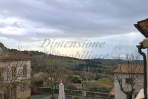 Casa indipendente di 110 m² con 5 locali e box aut