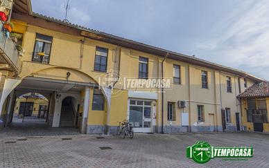 Locale Commerciale a Binasco 5 locali