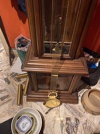 Orologio a pendolo con fasi lunare