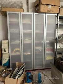 Armadio con vetrina in plexiglas