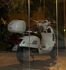 Piaggio Vespa 300 GTS - 2014