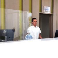Receptionist