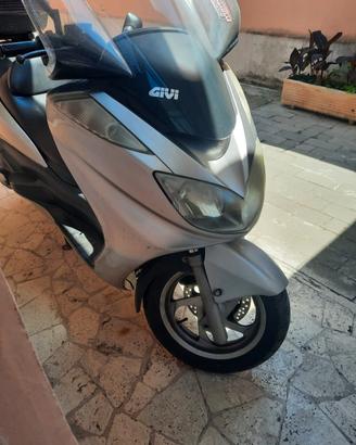 Yamaha majesty 400