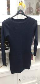 vestito blu in maglia