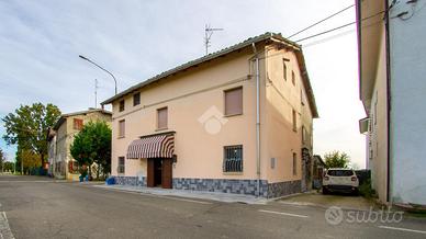 CASA SEMINDIPENDENTE A REGGIO NELL'EMILIA