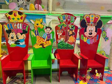 Troni Personalizzabili per Feste e Angolo Torta