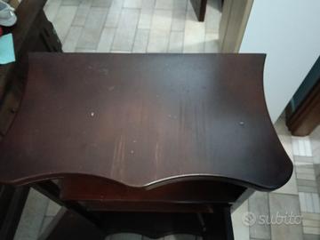 mobiletto in legno 