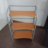 Scaffale a tre ripiani 
