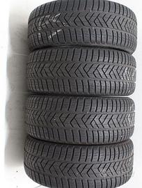Pirelli 4 Pneumatici 235 60 R18 107H
