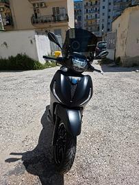 Beverly 300 hpe deep black 2024