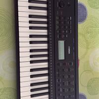 Pianola yamaha psr-e283