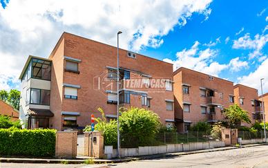 QUADRILOCALE CON GIARDINO, BOX AUTO E CANTINA