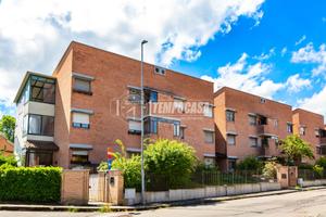 QUADRILOCALE CON GIARDINO, BOX AUTO E CANTINA