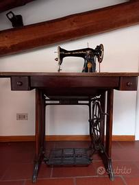 Macchina da cucire Singer N 15 M 88 del 1941