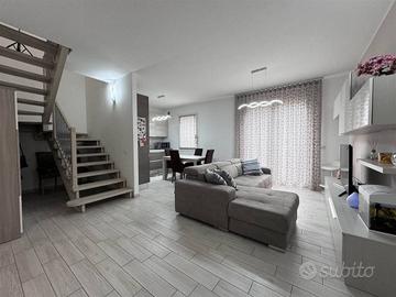 Villetta a schiera di 134 m² con più di 5 locali e