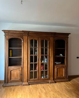 Vetrina in noce
