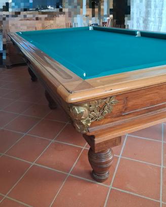 Biliardo Classico con decorazioni dorate