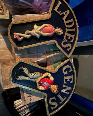 Insegne in legno vintage