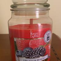 Candela profumata ai frutti di bosco