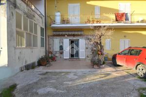 CASA SEMINDIPENDENTE A CAPUA