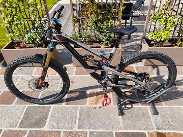 YT Capra CF Pro 2017