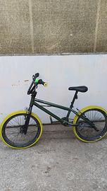 bicicletta bmx 