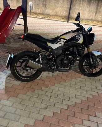 Benelli Leoncino 250