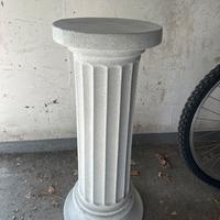 Colonna decorativa in stile marmo in plastica