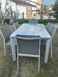 Tavolo con vetro temperato e sei sedie